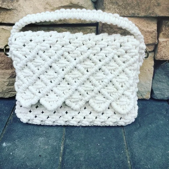New Handcrafted Macramé Shoulder Bag - Picture 4 of 6